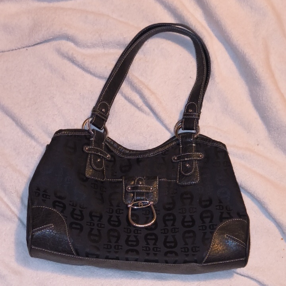 Elegant Etienne AignerBlack Handbag